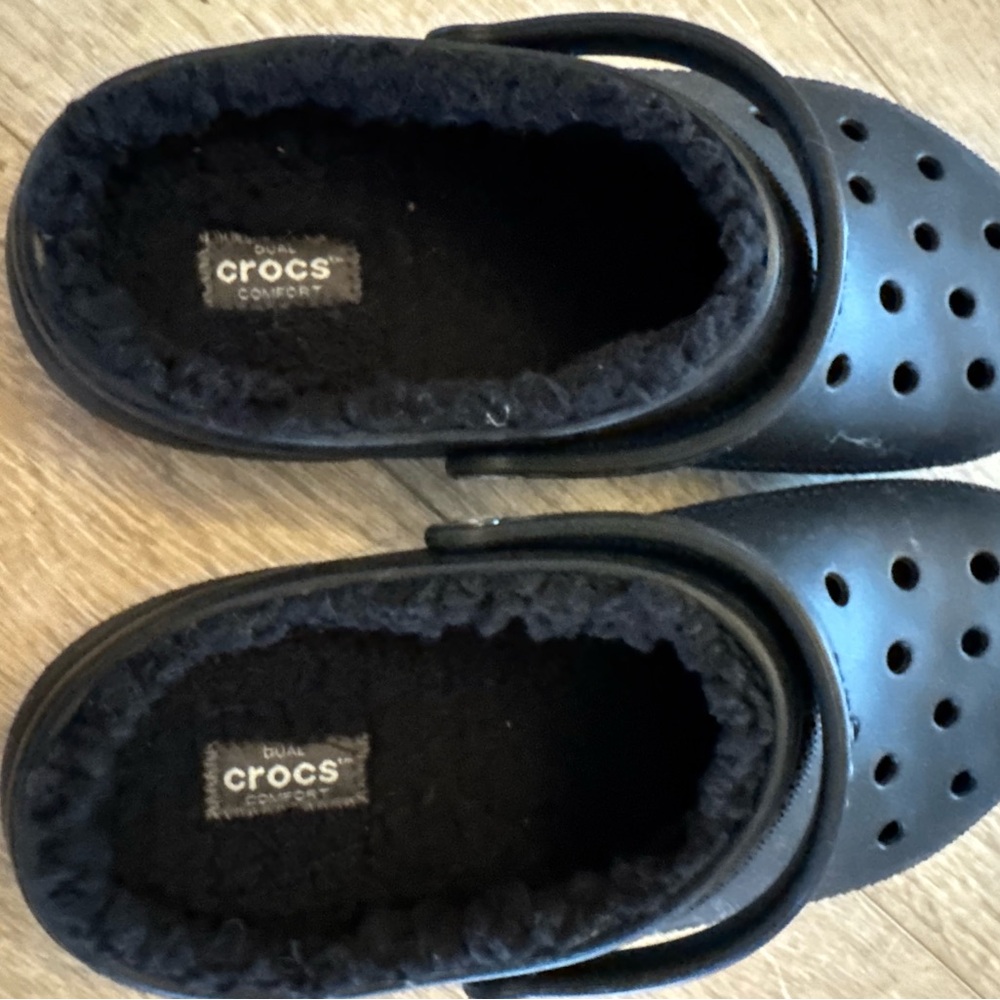 CROCS Black Clogs with Soft Lining - Picture 2 of 3
